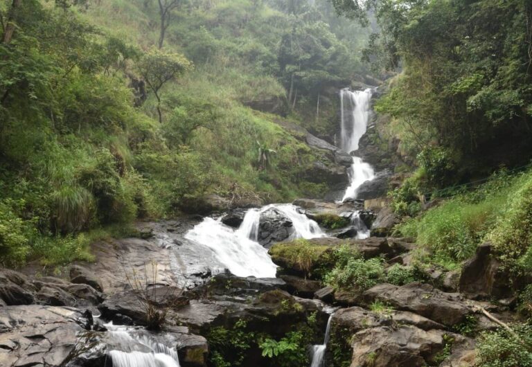 iruppu-water-falls-coorg iruppu-water-falls-coorg
