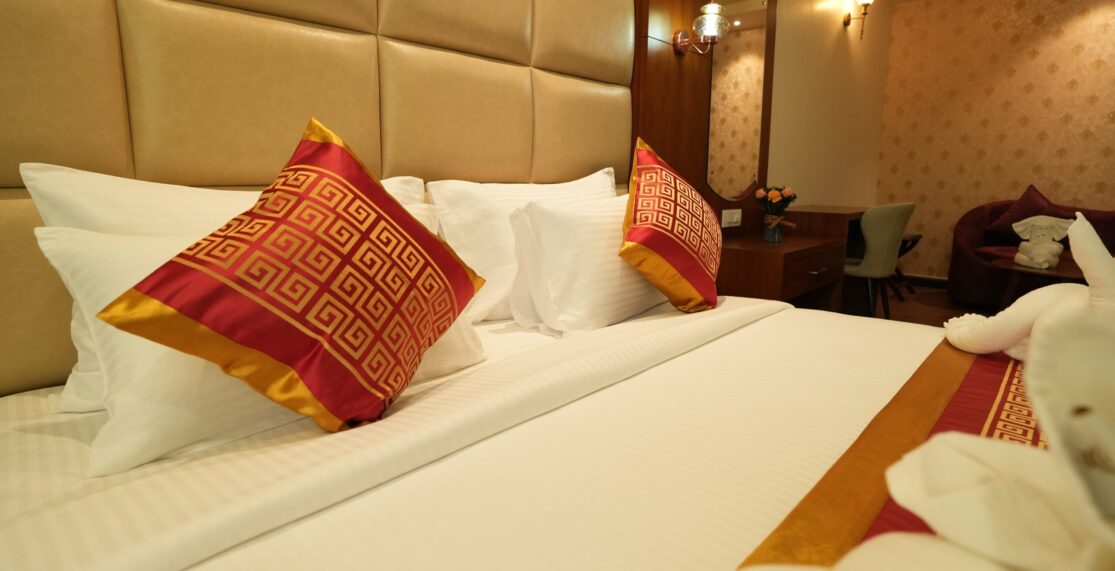 Room Full Width 42 DSC06137 scaled