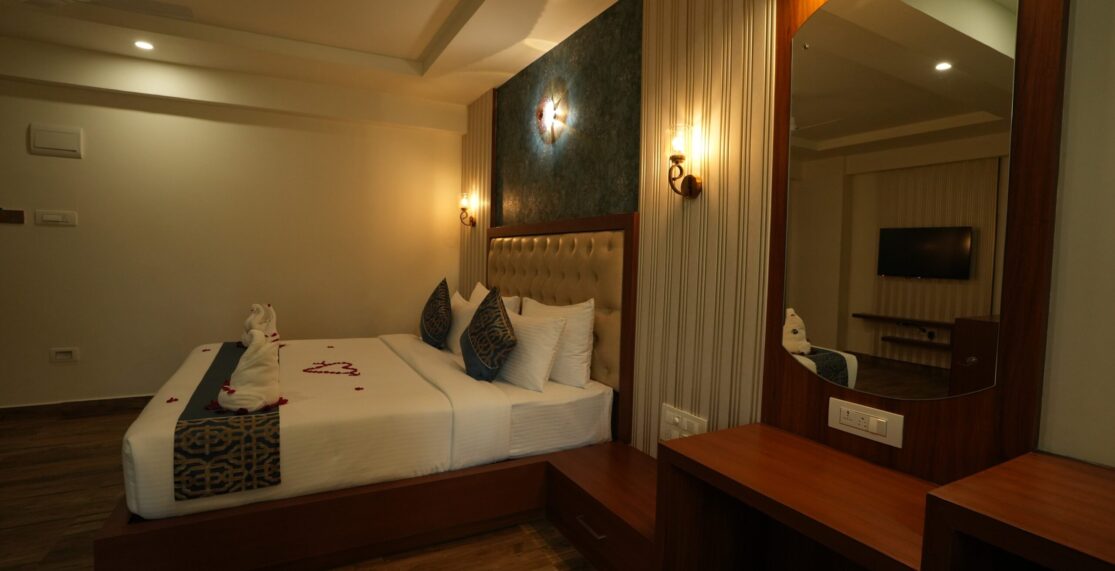 Room Full Width 30 DSC07881 scaled