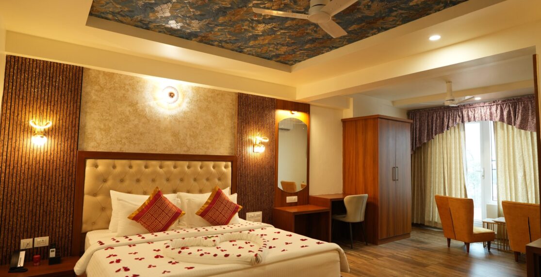 Room Full Width 49 DSC07925 scaled