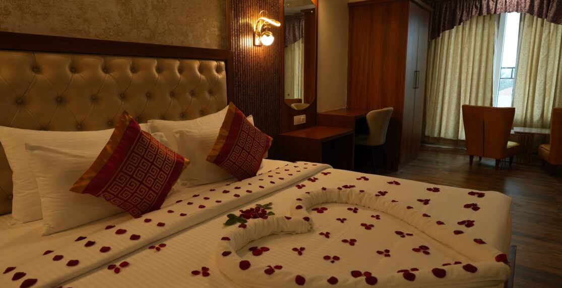 Room Full Width 51 DSC07945 scaled