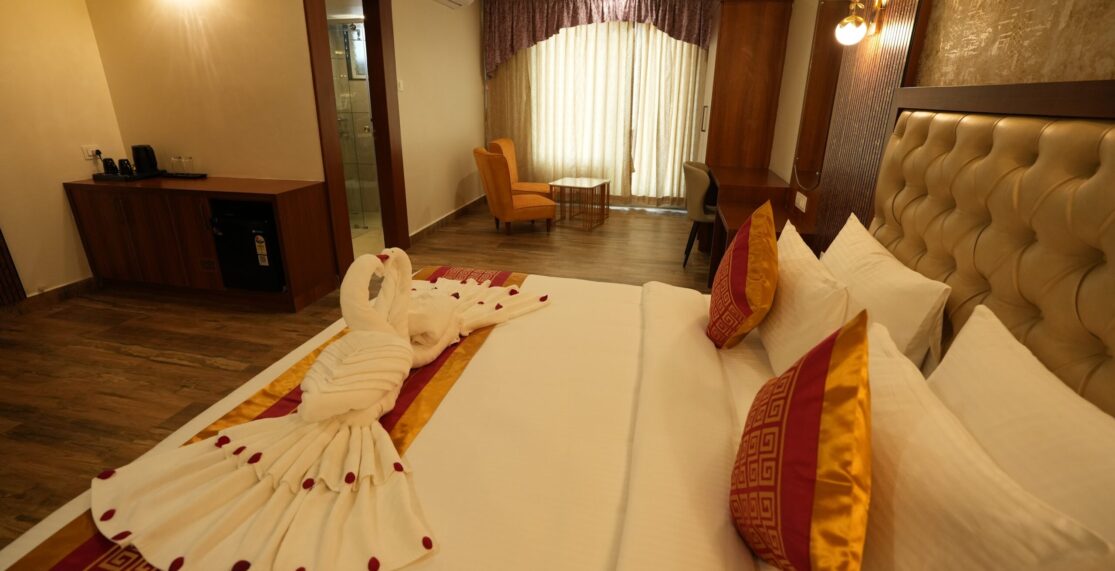 Room Full Width 54 DSC08104 scaled