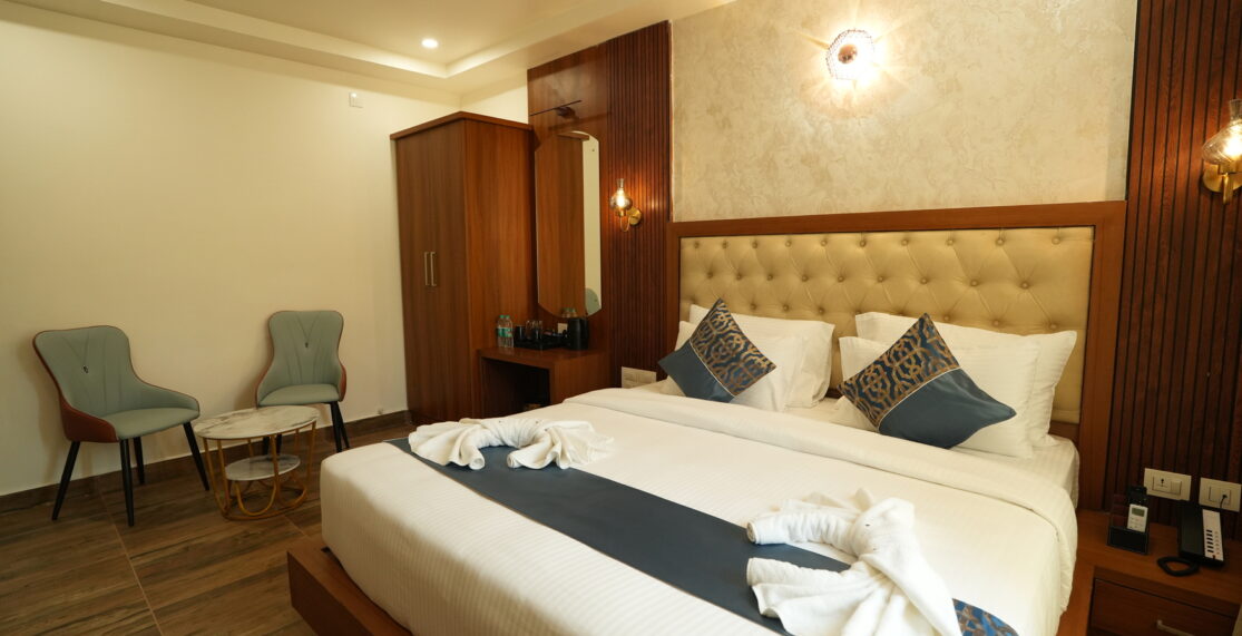 Room Full Width 2 DSC08146